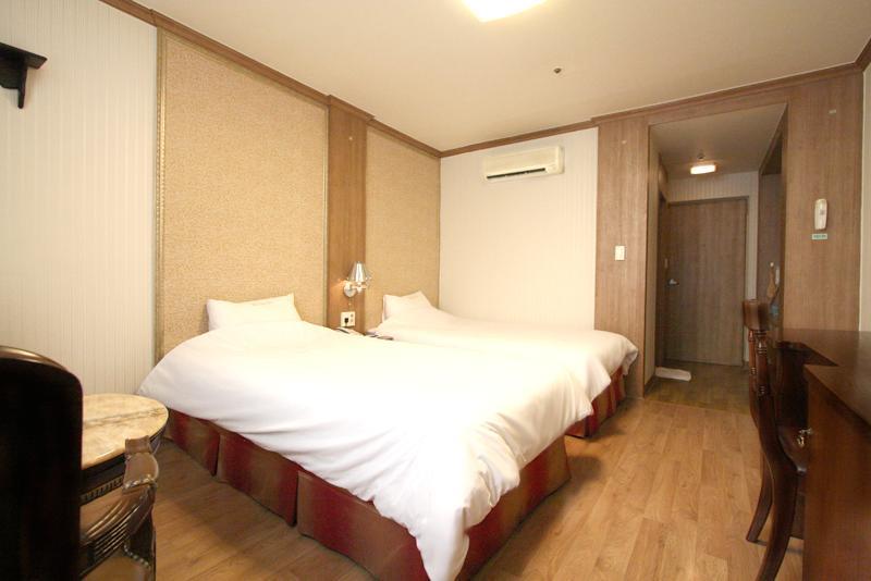Changwon Olympic Hotel Екстериор снимка