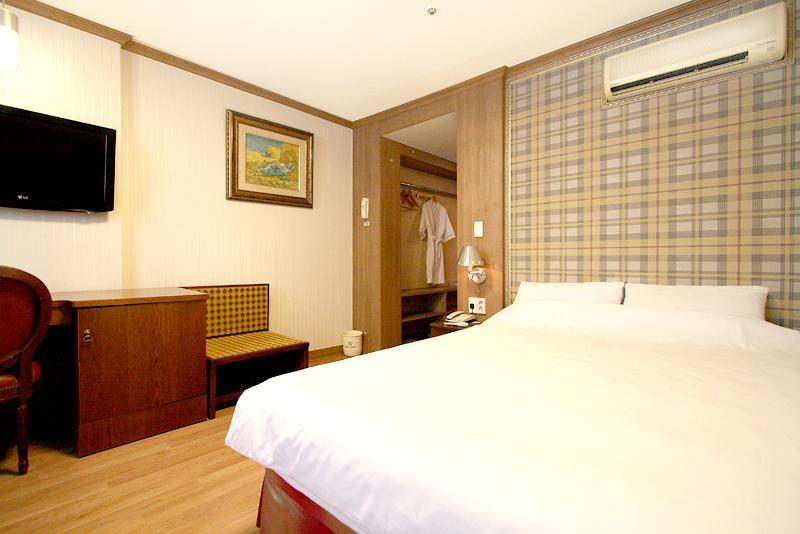 Changwon Olympic Hotel Екстериор снимка
